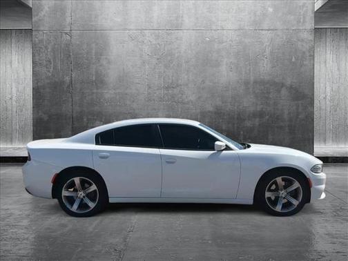 2016 Dodge Charger SE