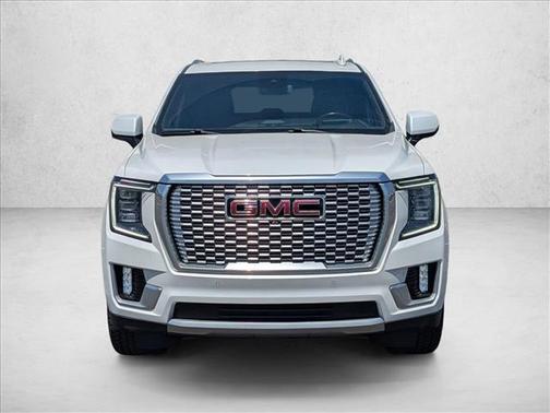 White Frost Tricoat 2022 GMC Yukon XL Denali