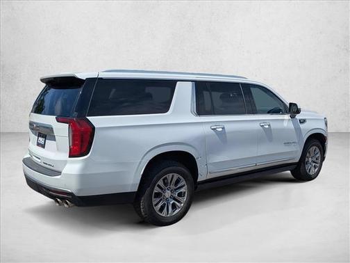 White Frost Tricoat 2022 GMC Yukon XL Denali