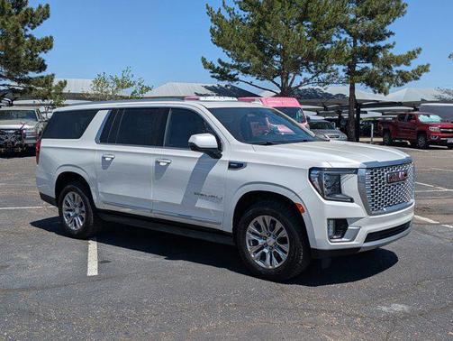 White Frost Tricoat 2022 GMC Yukon XL Denali