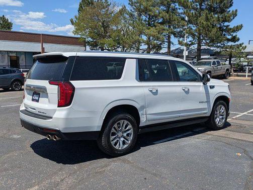 White Frost Tricoat 2022 GMC Yukon XL Denali