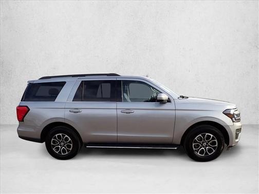 Iconic Silver Metallic 2023 Ford Expedition XLT