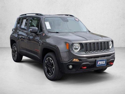 Granite Crystal Metallic Clearcoat 2017 Jeep Renegade Trailhawk