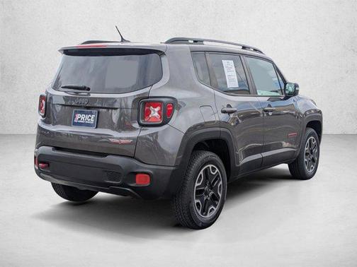 Granite Crystal Metallic Clearcoat 2017 Jeep Renegade Trailhawk