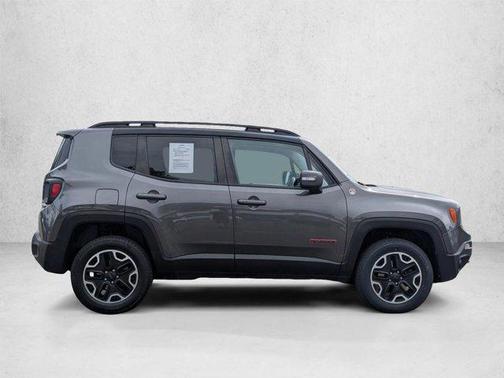 Granite Crystal Metallic Clearcoat 2017 Jeep Renegade Trailhawk