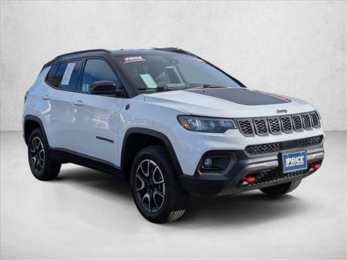 Bright White Clearcoat 2024 Jeep Compass Trailhawk