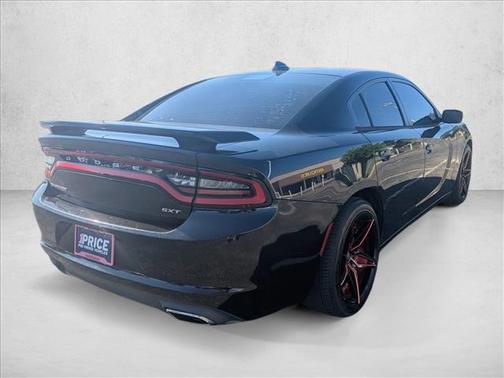 2017 Dodge Charger SXT