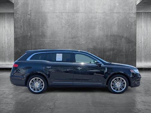 2019 Lincoln MKT Reserve