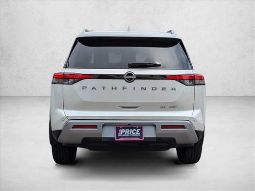 2023 Nissan Pathfinder SL 4WD