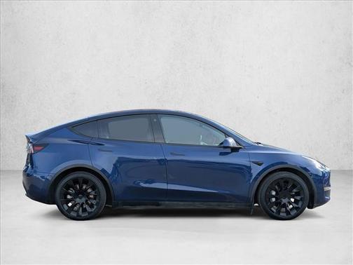 2022 Tesla Model Y Long Range Dual Motor All-Wheel Drive