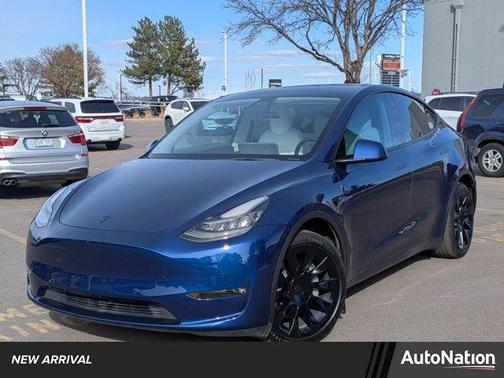 2022 Tesla Model Y Long Range Dual Motor All-Wheel Drive