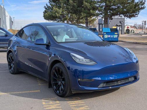 2022 Tesla Model Y Long Range Dual Motor All-Wheel Drive