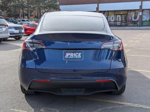 2022 Tesla Model Y Long Range Dual Motor All-Wheel Drive