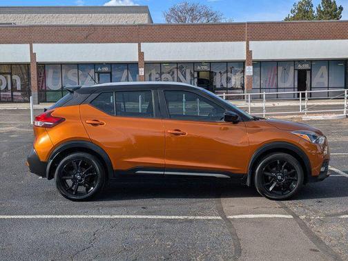 2020 Nissan Kicks SR