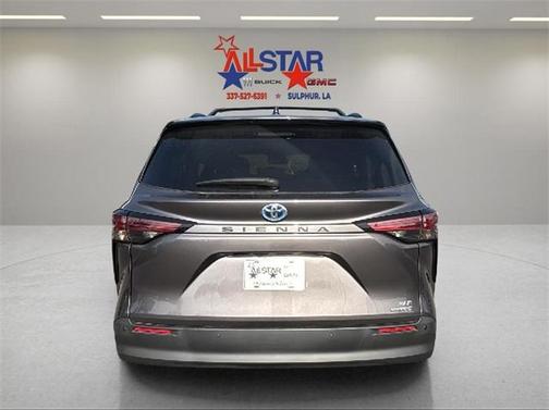 2022 Toyota Sienna XLE