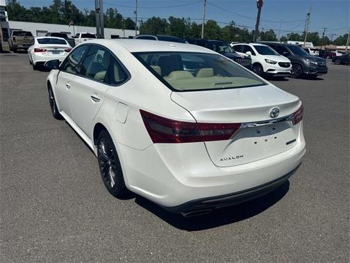 2017 Toyota Avalon XLE