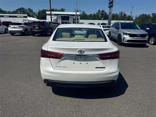 2017 Toyota Avalon XLE