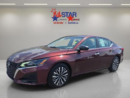 Garnet Pearl Me 2025 Nissan Altima SV