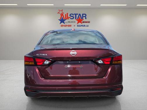 Garnet Pearl Me 2025 Nissan Altima SV