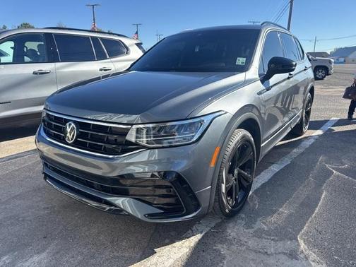 2023 Volkswagen Tiguan 2.0T SE R-Line Black
