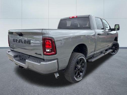 Ceramic Gray Clearcoat 2026 RAM 2500 Big Horn Crew Cab 4x4 6'4' Box