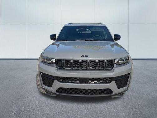 Sting-Gray Clearcoat 2027 Jeep Grand Cherokee L Laredo