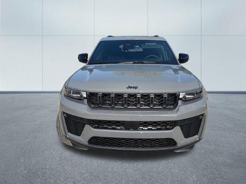 Sting-Gray Clearcoat 2027 Jeep Grand Cherokee L Laredo