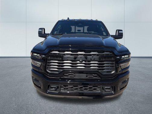 Diamond Black Crystal Pearlcoat 2027 RAM 3500 Big Horn