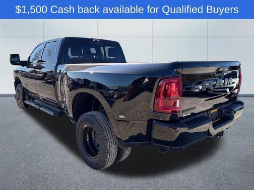 Diamond Black Crystal Pearlcoat 2027 RAM 3500 Big Horn