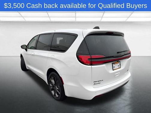 2026 Chrysler Pacifica L