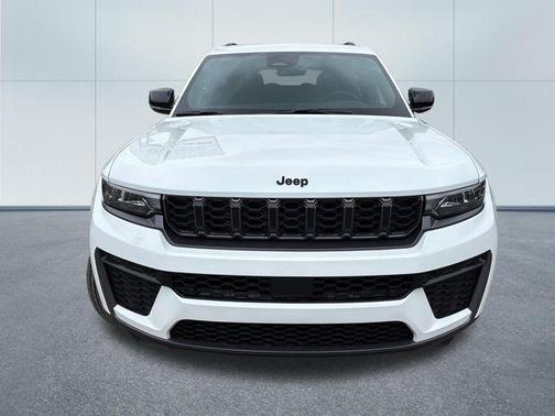 Bright White Clearcoat 2026 Jeep Grand Cherokee L Altitude
