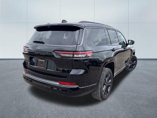 High Gloss Black 2027 Jeep Grand Cherokee L Limited