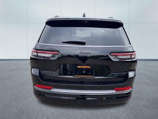 High Gloss Black 2027 Jeep Grand Cherokee L Limited