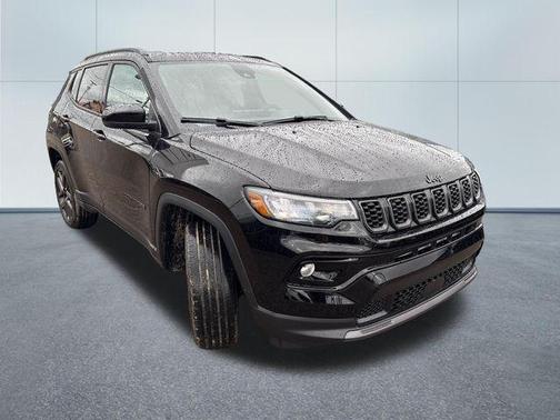 Diamond Black Crystal Pearlcoat 2026 Jeep Compass Limited