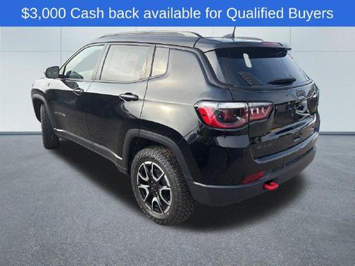 Diamond Black Crystal Pearlcoat 2026 Jeep Compass Trailhawk