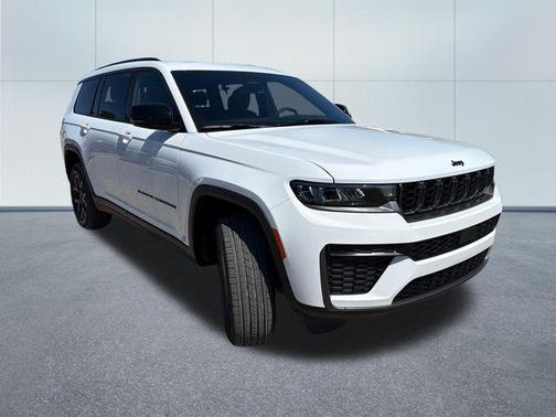 Bright White Clearcoat 2026 Jeep Grand Cherokee L Altitude