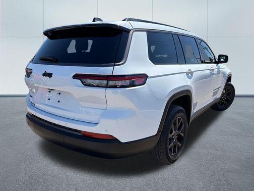 Bright White Clearcoat 2026 Jeep Grand Cherokee L Altitude