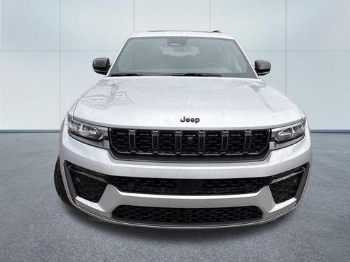Silver Zynith 2026 Jeep Grand Cherokee L Limited