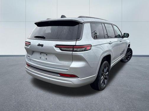 Silver Zynith 2026 Jeep Grand Cherokee L Limited