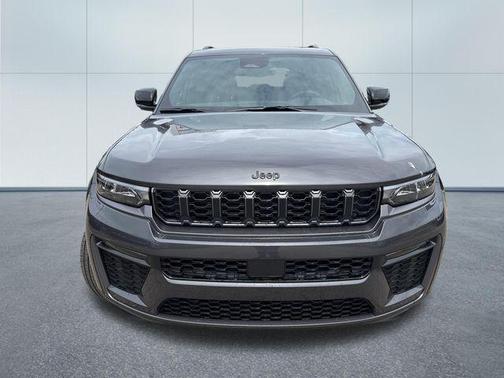 Baltic Gray Metallic Clearcoat 2026 Jeep Grand Cherokee Limited