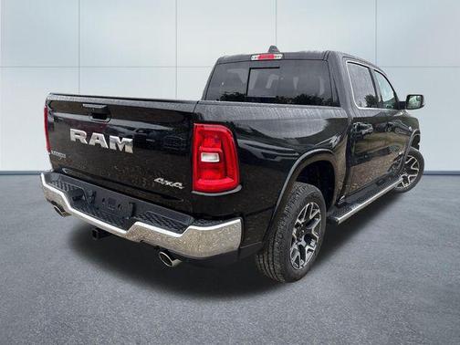 Diamond Black Crystal Pearlcoat 2027 RAM 1500 Laramie