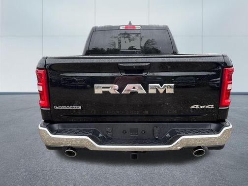 Diamond Black Crystal Pearlcoat 2027 RAM 1500 Laramie