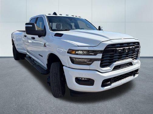 Bright White Clearcoat 2027 RAM 3500 Big Horn