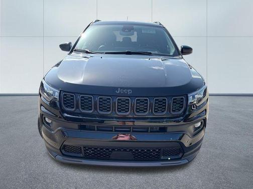Diamond Black Crystal Pearlcoat 2026 Jeep Compass Latitude