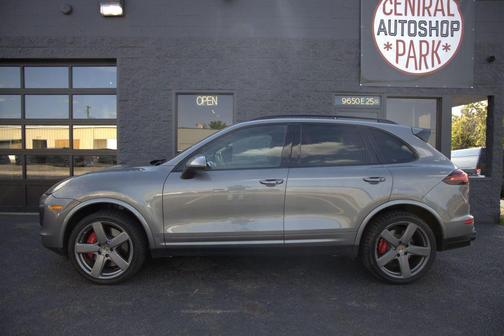 2016 Porsche Cayenne Turbo