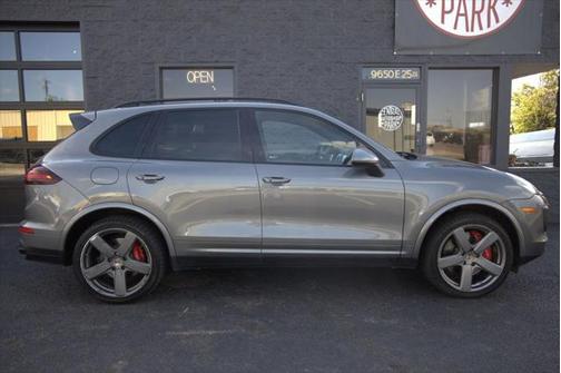 2016 Porsche Cayenne Turbo