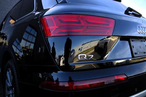 Black 2019 Audi Q7 55 Premium Plus