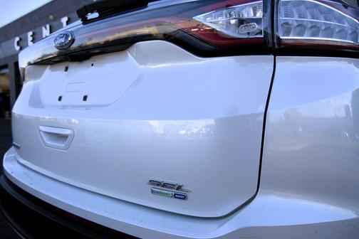 White 2016 Ford Edge SEL