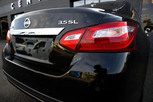 Super Black 2017 Nissan Altima 3.5 SL