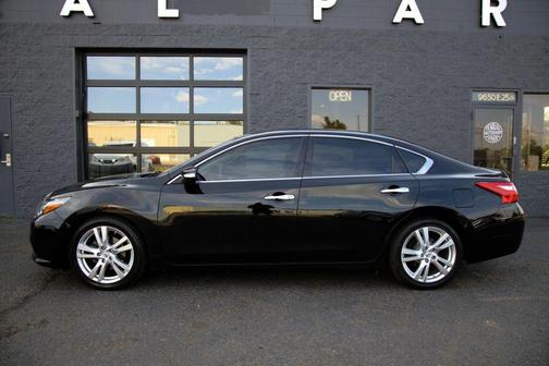 Super Black 2017 Nissan Altima 3.5 SL